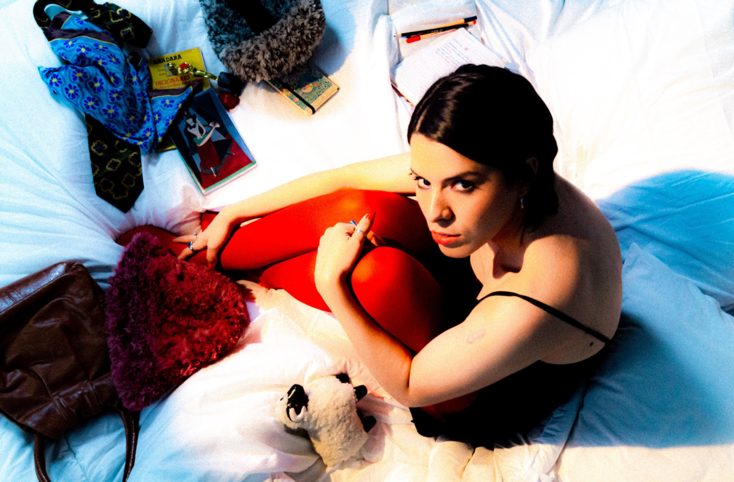 Entrevista | LOUISE abre caminhos próprios em sua estreia solo com “Insônia”