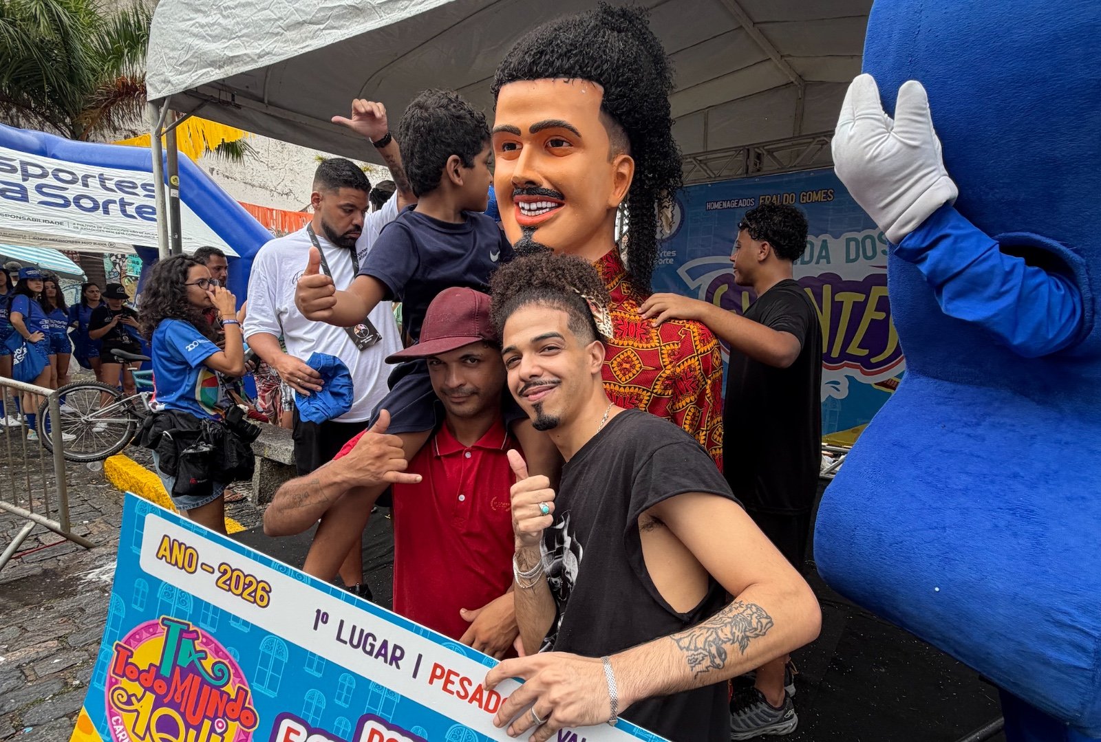 Léo da Bodega celebra raízes com vitória histórica na Corrida dos Bonecos