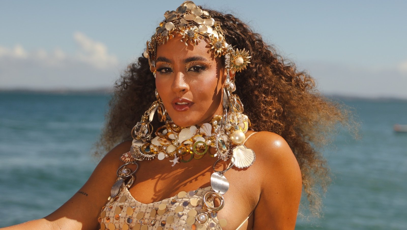 Sofia Pitta apresenta “Pureza Selvagem”, álbum de estreia que transforma vivências, amor e identidade baiana em música