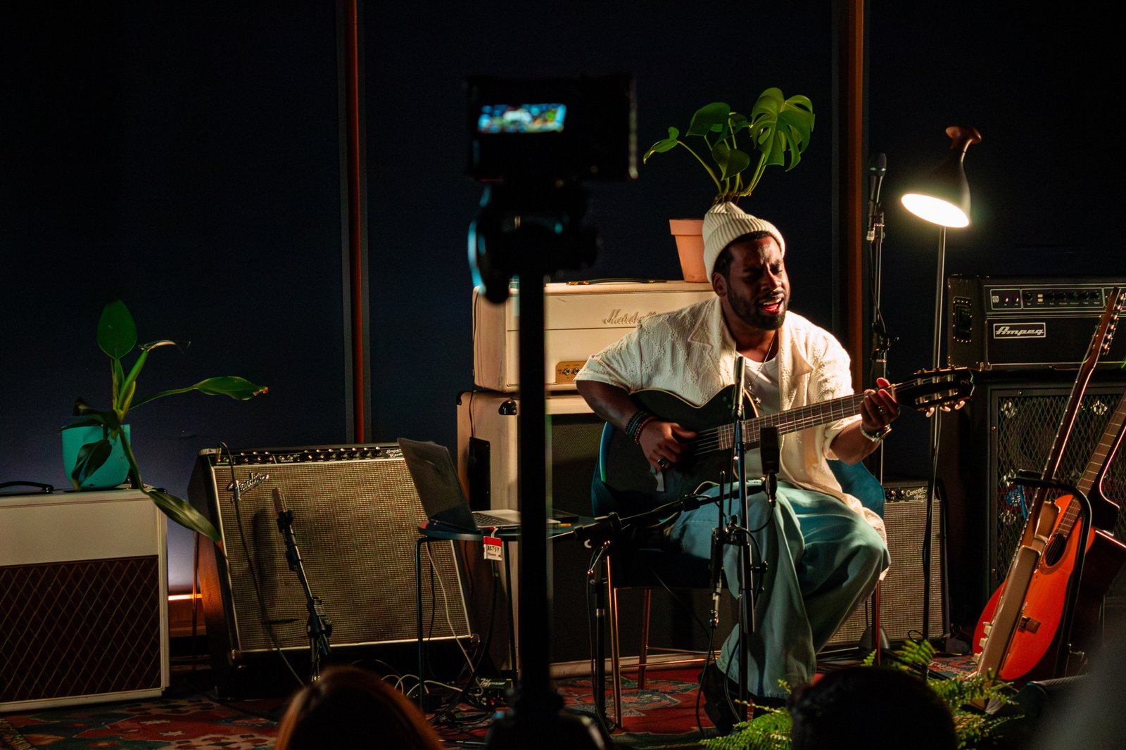 Binho Ribeiro apresenta repertório do álbum “VIBRA” em show gratuito no Centro Cultural Vila Itororó nesta sexta-feira (11)
